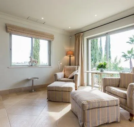 Villa Carvoeiro Sleeps 8 With Pool Air Con And Wifi