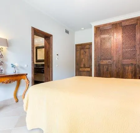 Villa Carvoeiro Sleeps 8 With Pool Air Con And Wifi
