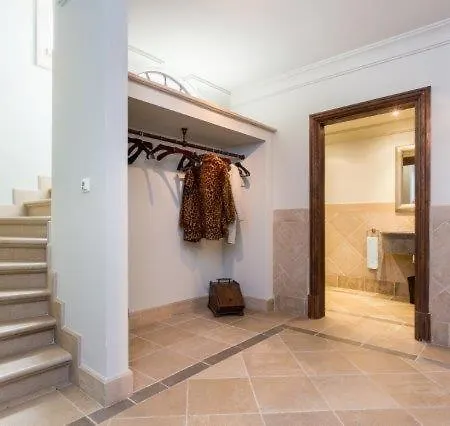 Villa Carvoeiro Sleeps 8 With Pool Air Con And Wifi *