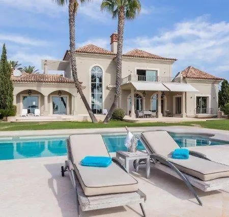 Carvoeiro Sleeps 8 With Pool Air Con And Wifi Villa *
