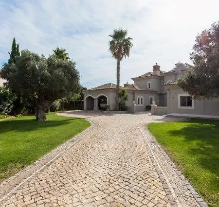 Carvoeiro Sleeps 8 With Pool Air Con And Wifi Villa *